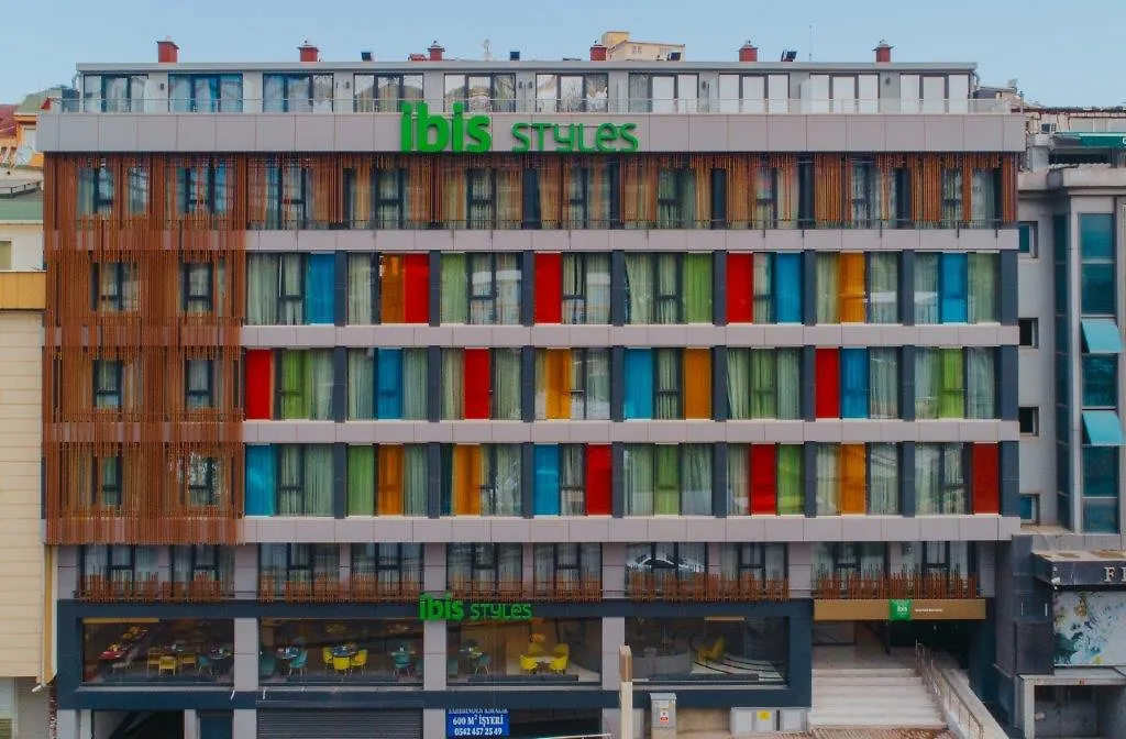 Отель Ibis Styles Istanbul Bomonti 4*,