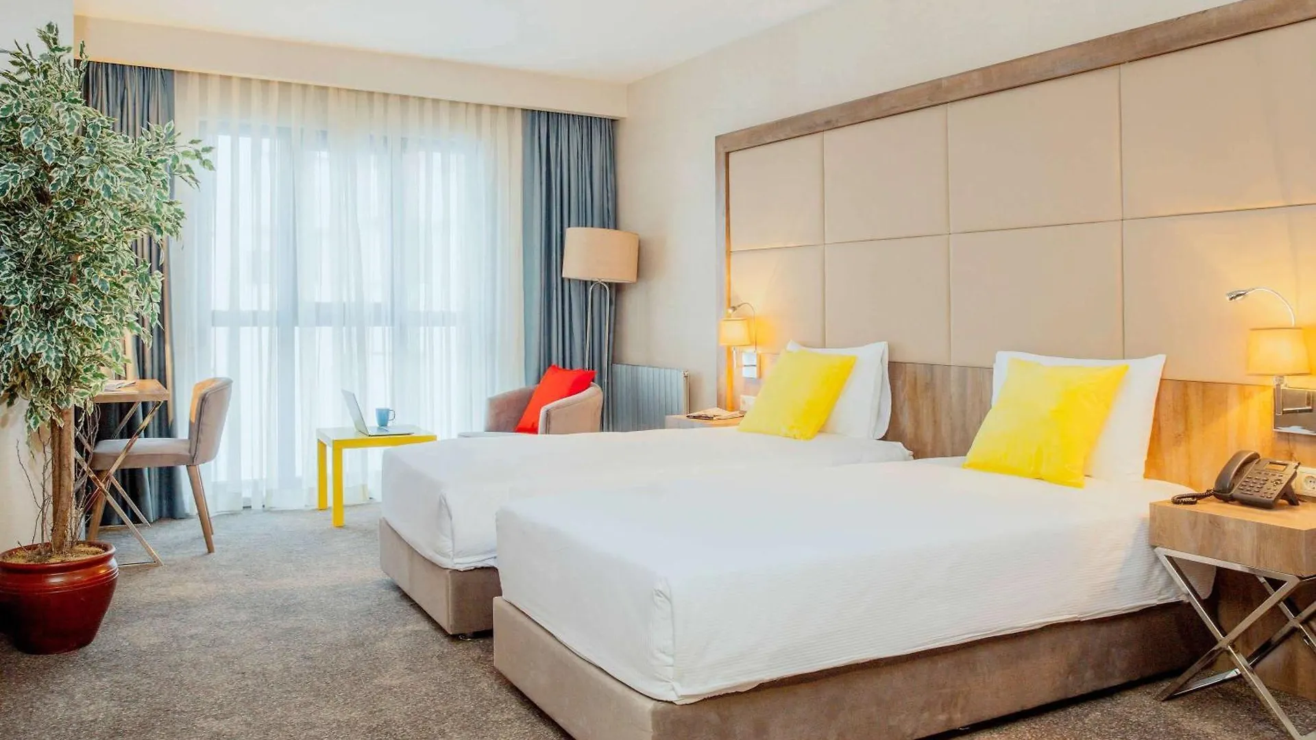 Отель Ibis Styles Istanbul Bomonti 4*,  Турция