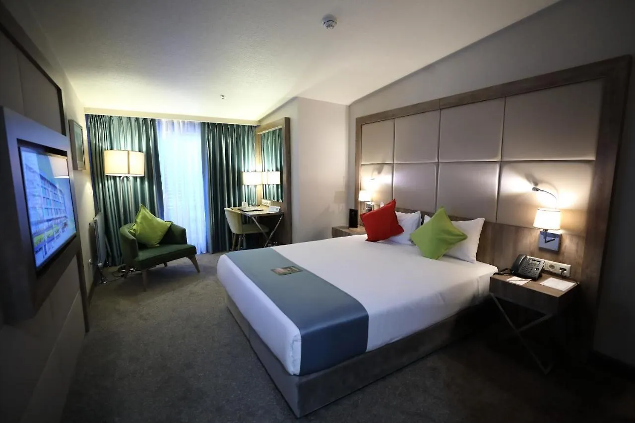 Ibis Styles Istanbul Bomonti Hotel 4*,